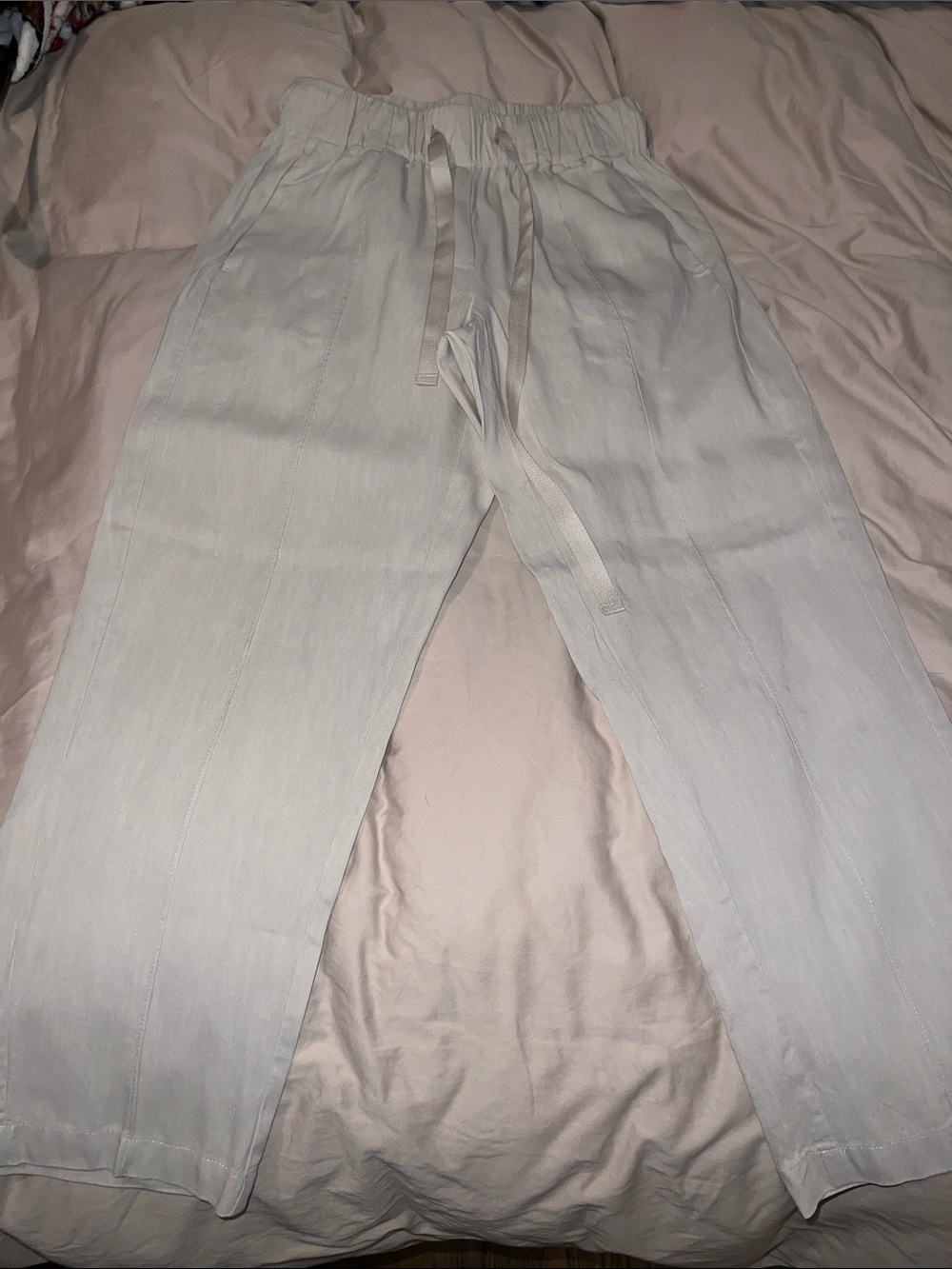 Babaton Light Cream Cropped Drawstring Pants